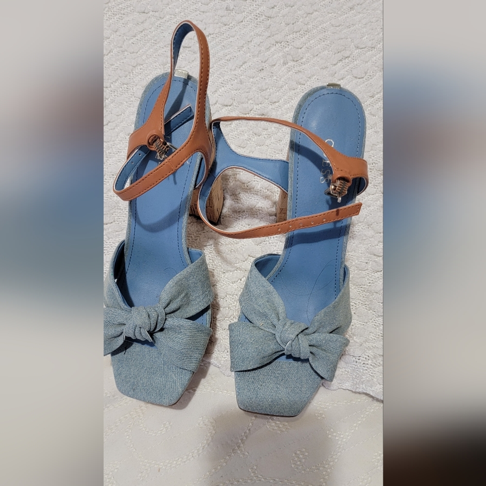 Guess Retro sandals